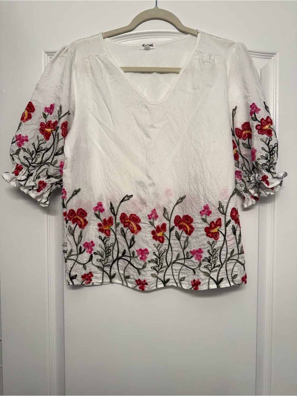 Kindred Petite PL Blouse Embroidered Floral Puff Sleeve Boho Cottagecore Top
